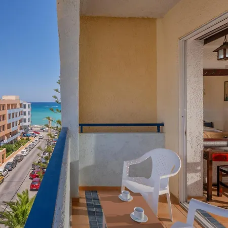 Lefkoniko Bay מלון 3*