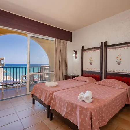 Lefkoniko Bay מלון