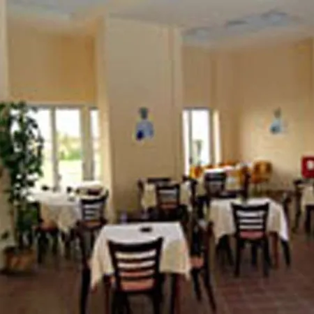 Lefkoniko Bay מלון 3*