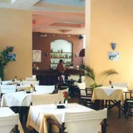 מלון Lefkoniko Bay העיירה רתימנו