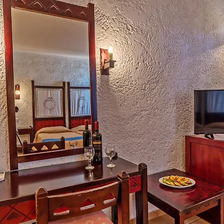Hotel apartamentowy Lefkoniko Bay 3*