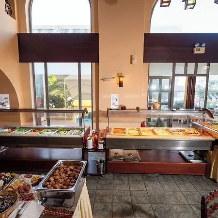 Lefkoniko Bay Hotel 3*