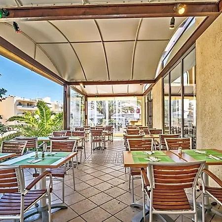 Lefkoniko Bay Hotel