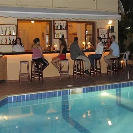 Lefkoniko Bay 3* 罗希姆诺