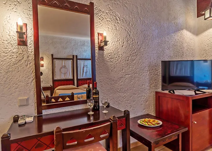 Hotel Lefkoniko Bay 3*